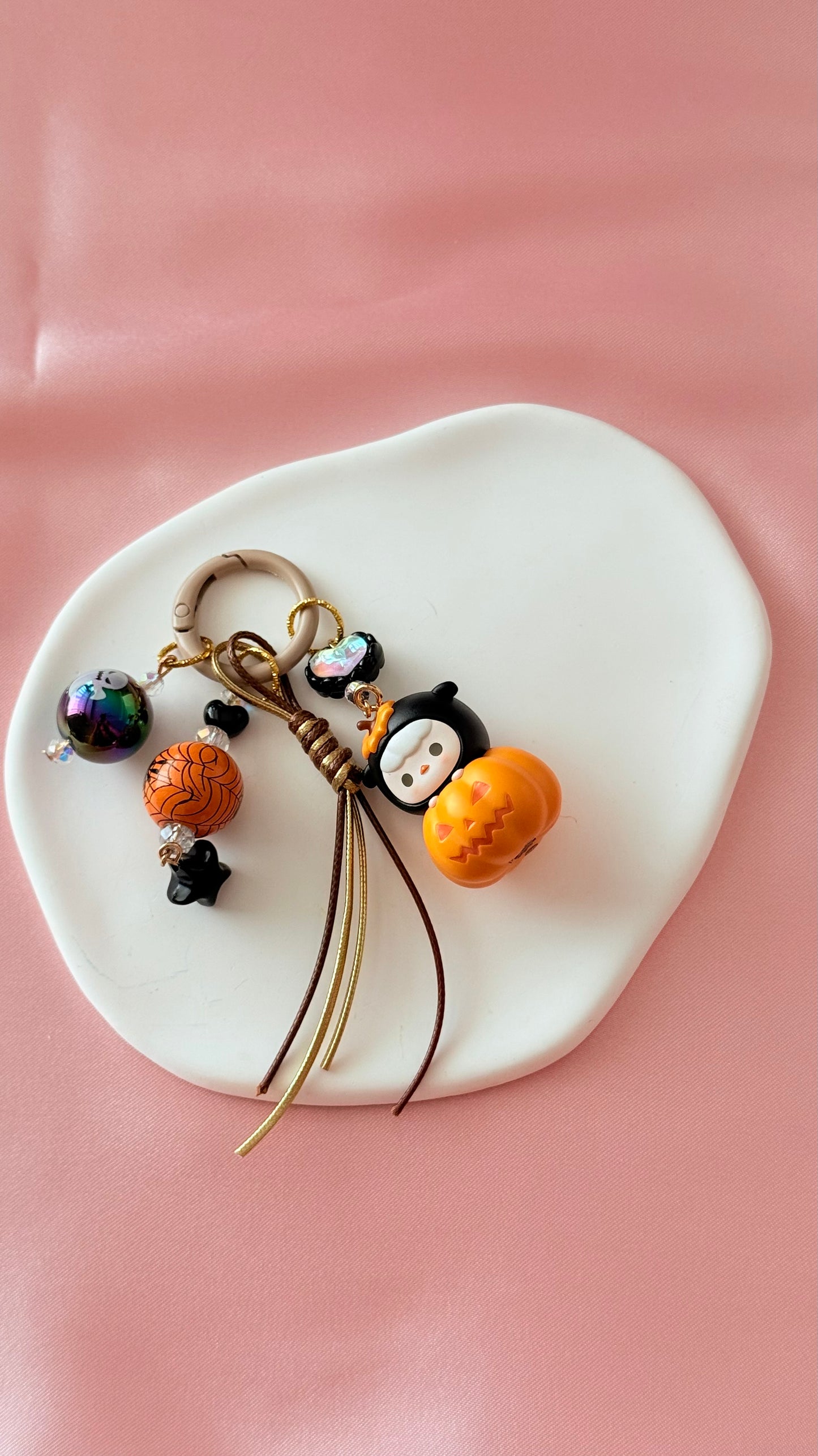 POP MART - Pop Bean Halloween Charm -Authentic - PUCKY